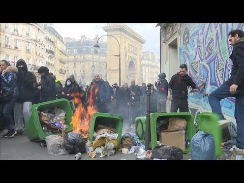 フランス　年金改革法成立を受けストやデモ収まらず(2023年3月24日)