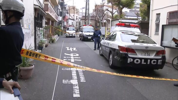 パトカーの追跡から逃走中にひき逃げした疑い　２２歳の男を逮捕　４５歳の女性が重傷（2023年3月26日）