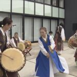 「ウトロ平和祈念館」開館から１年で記念イベント　京都・宇治市　再結成の「ウトロ農楽隊」が演奏披露