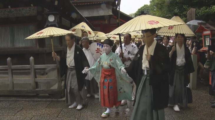 日本三大祭り祇園祭の幕開け告げるお千度の儀か月にわたる祭の無事を祈る京都八坂神社