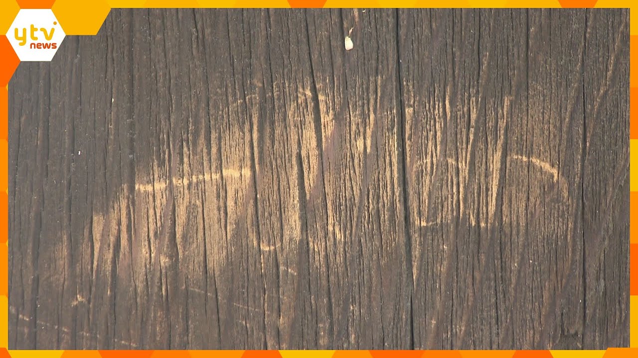 退屈しのぎだった唐招提寺の柱の文字爪で書いたカナダ人の少年は家族と観光で訪れる