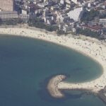 【空からリポ】３０００人が来場！にぎわう和歌山・白良浜海水浴場　白浜町では３０．６℃を記録