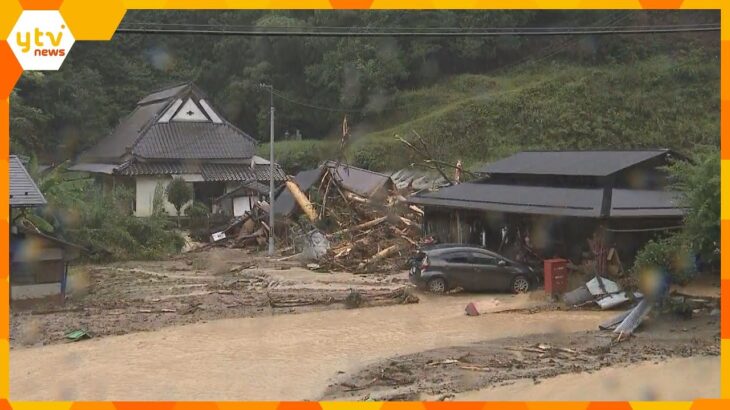 「バリバリと音がして木が流れてきた」消防署員に両肩を抱えられ避難　京都・綾部市で土砂崩れ