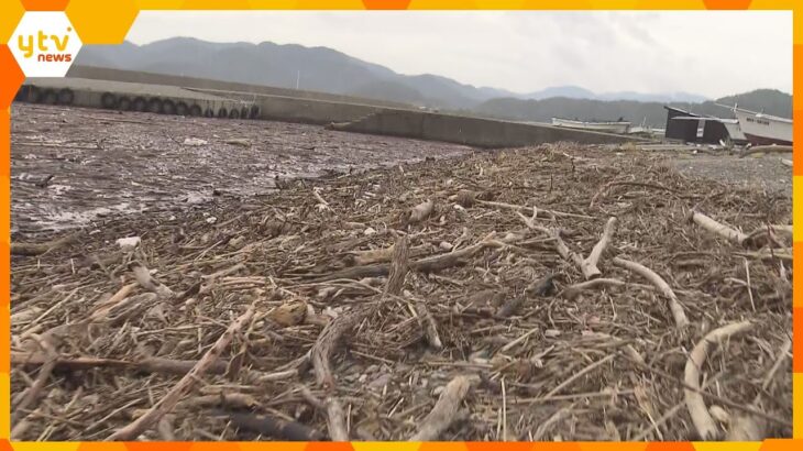 台風７号新たな爪痕　兵庫・香美町の漁港に大量の流木　滋賀・彦根城「天秤櫓の漆喰の壁」が剥がれ落る