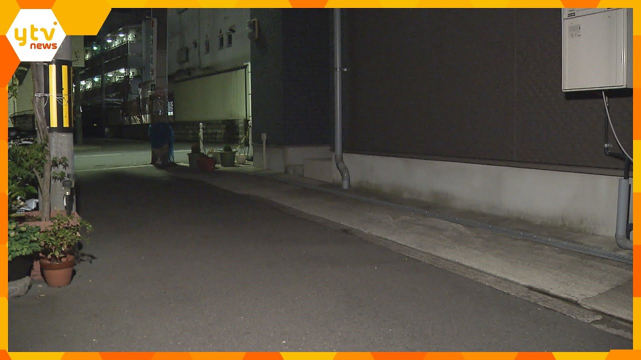 帰宅途中の男性に蹴りかかり「金を出せ」傘突き付けスマホ奪う　２０代とみられる男２人が逃走