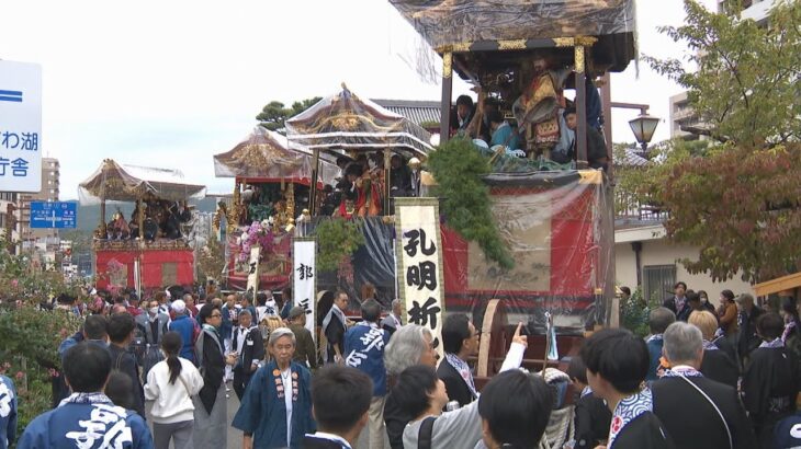 滋賀・大津祭　賢覧豪華な曳山巡行　厄除けちまきは曳山を止めて配布