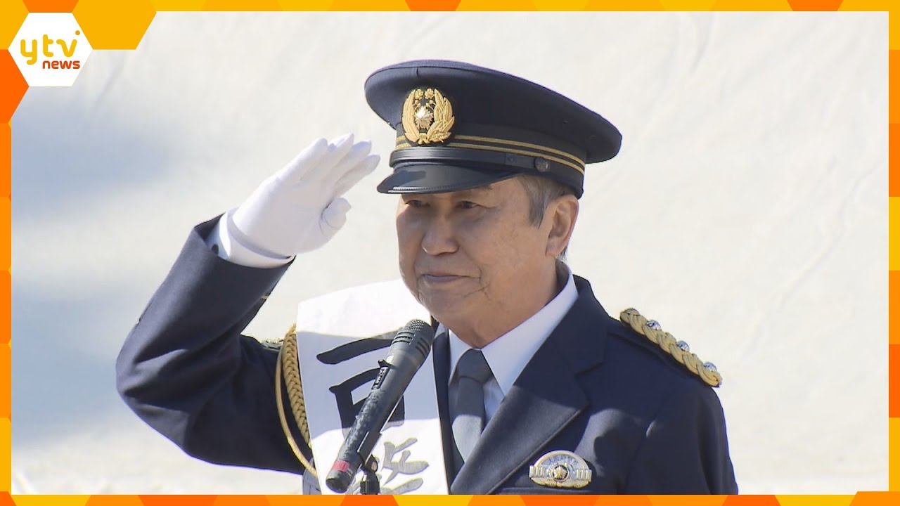 落語家・桂文枝さんが一日署長　犯罪増える恐れのある年末を前に警察官を激励　大阪府警池田署