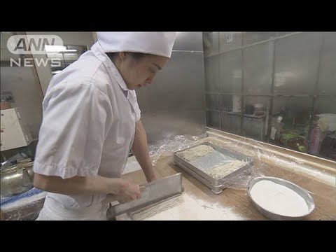 大晦日の老舗そば店は満席　年越しそば3000食用意　東京・麻布十番(2023年12月31日)