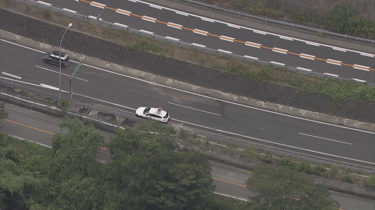 阪和道で軽自動車が逆走 ワンボックスカーに正面衝突 5歳と7歳の子ども含む6人がけが