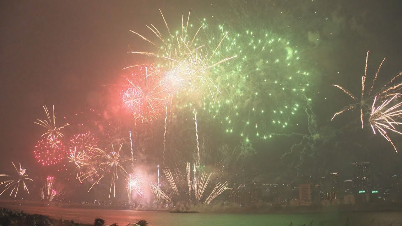 淀川花火大会が秋の夜空彩る　万博期間避け