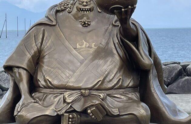 【全銅像まとめ】熊本のワンピース銅像、10体目の「ジンベエ」の銅像が完成！！！