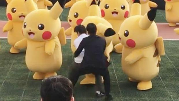 再掲ヤバイポケモンショーでピカチュウが黒服の男たちに連行されるｗｗｗ動画