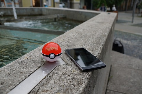 【ポケモンGO】「複数端末」両手に持ったりお盆に並べてジム防衛してる人達