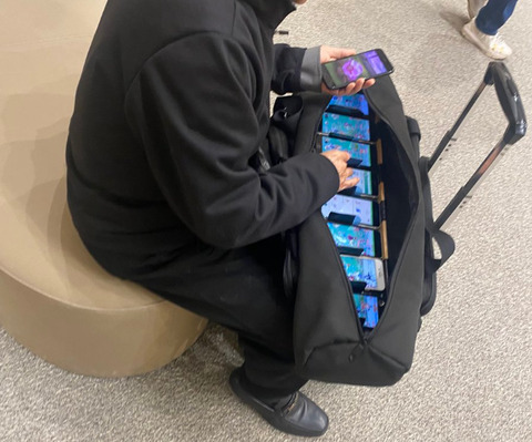 【ポケモンGO】9個の複垢持ってレイドしてる奴、これレイド参戦しても棒立ちアカウントあるよな